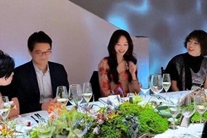 北影节华伦天奴晚宴：孙俪杨紫造型PK，贵圈捧高踩低实录