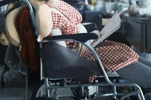 赵露思突发疾病住院抢救，工作室回应暂停工作