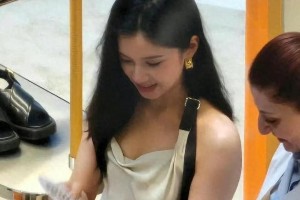 刘诗诗红裙惊艳Qeelin珠宝盛典 张艺兴林允儿同台争艳